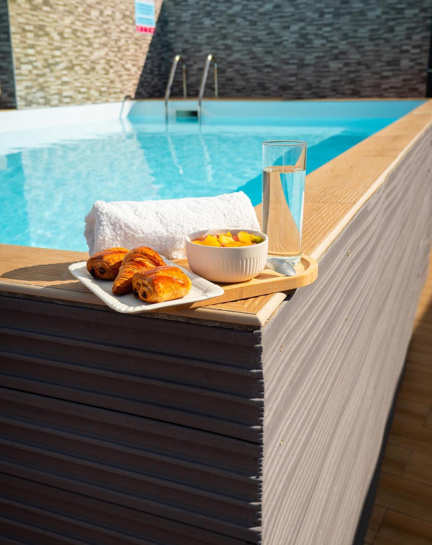 Evasion En Plein Coeur De La Ville T2 Jacuzzis Sauna Et Piscine Au Centre De Port-Louis Exteriér fotografie