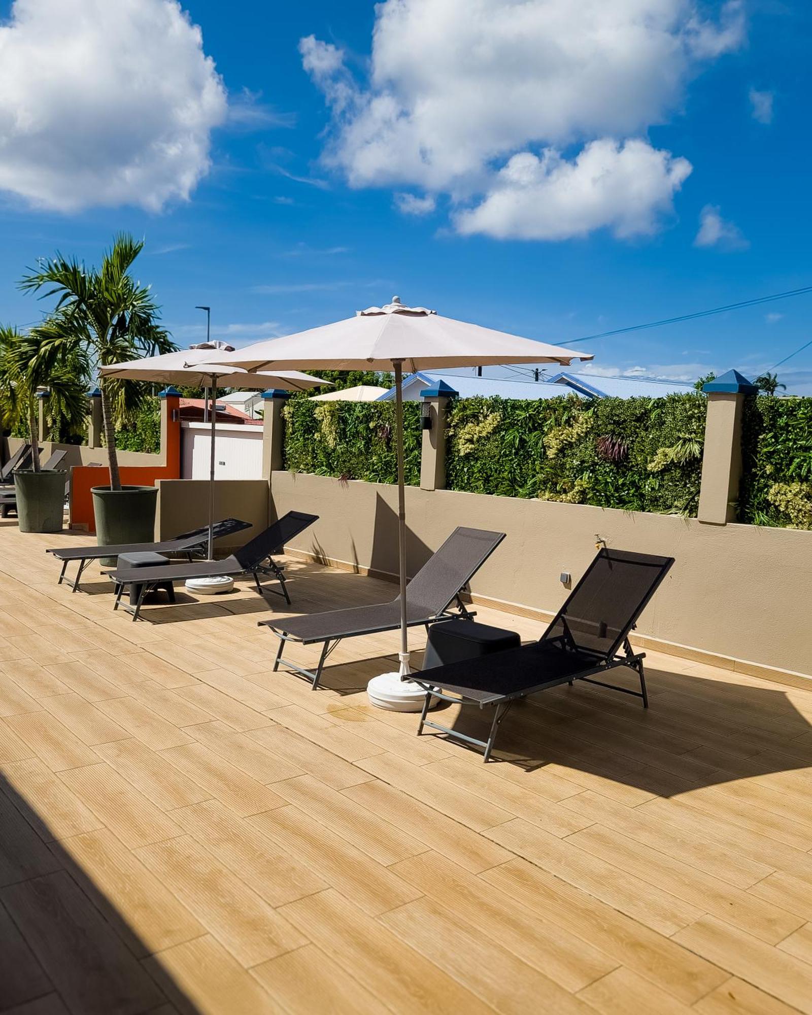 Evasion En Plein Coeur De La Ville T2 Jacuzzis Sauna Et Piscine Au Centre De Port-Louis Exteriér fotografie