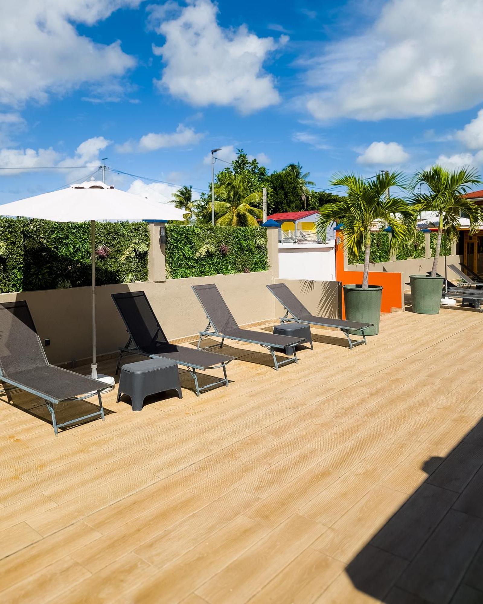Evasion En Plein Coeur De La Ville T2 Jacuzzis Sauna Et Piscine Au Centre De Port-Louis Exteriér fotografie